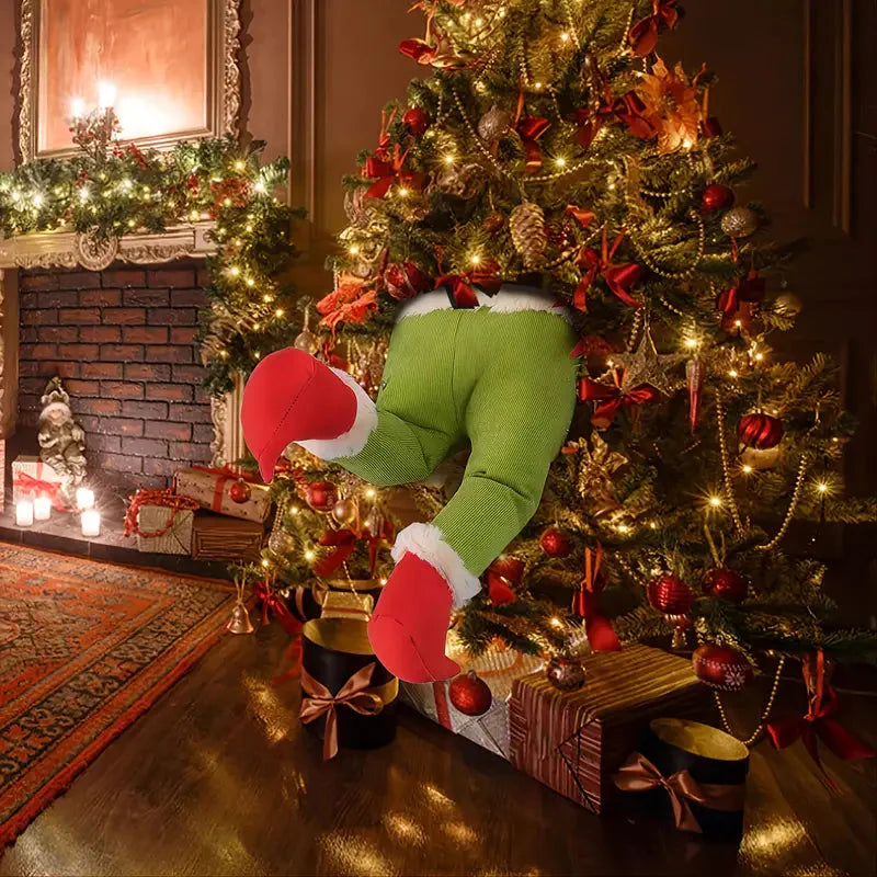 Christmas Thief Stole Burlap Pose